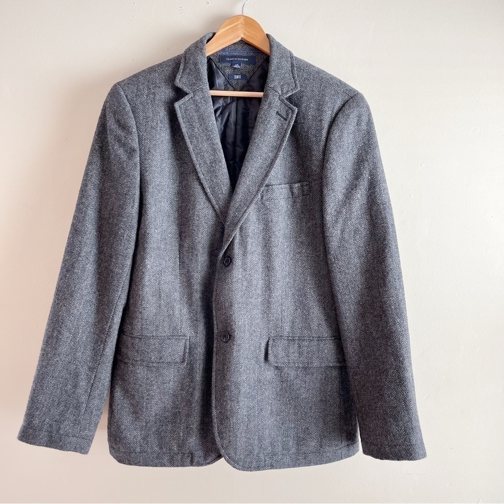 Tommy Hilfiger Slim Fit Wool Blend‎ Herringbone Insulated Jacket in Grey, Large